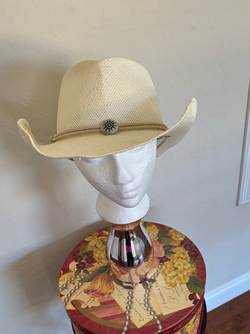 Scala Cream Straw Cowboy Hat with Sun Medallion